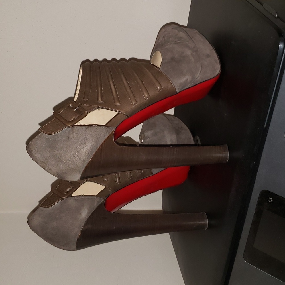 Christian Louboutin Bye Bye size 42